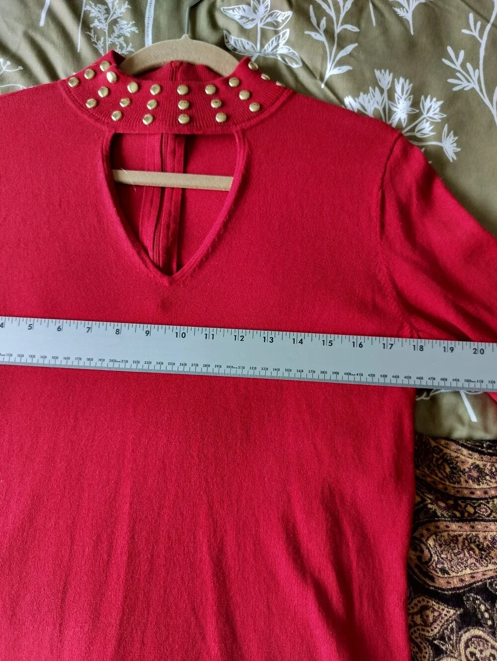 MICHAEL Michael Kors Women's M Red Studded Keyhole Cutout Mock Neck Sweater